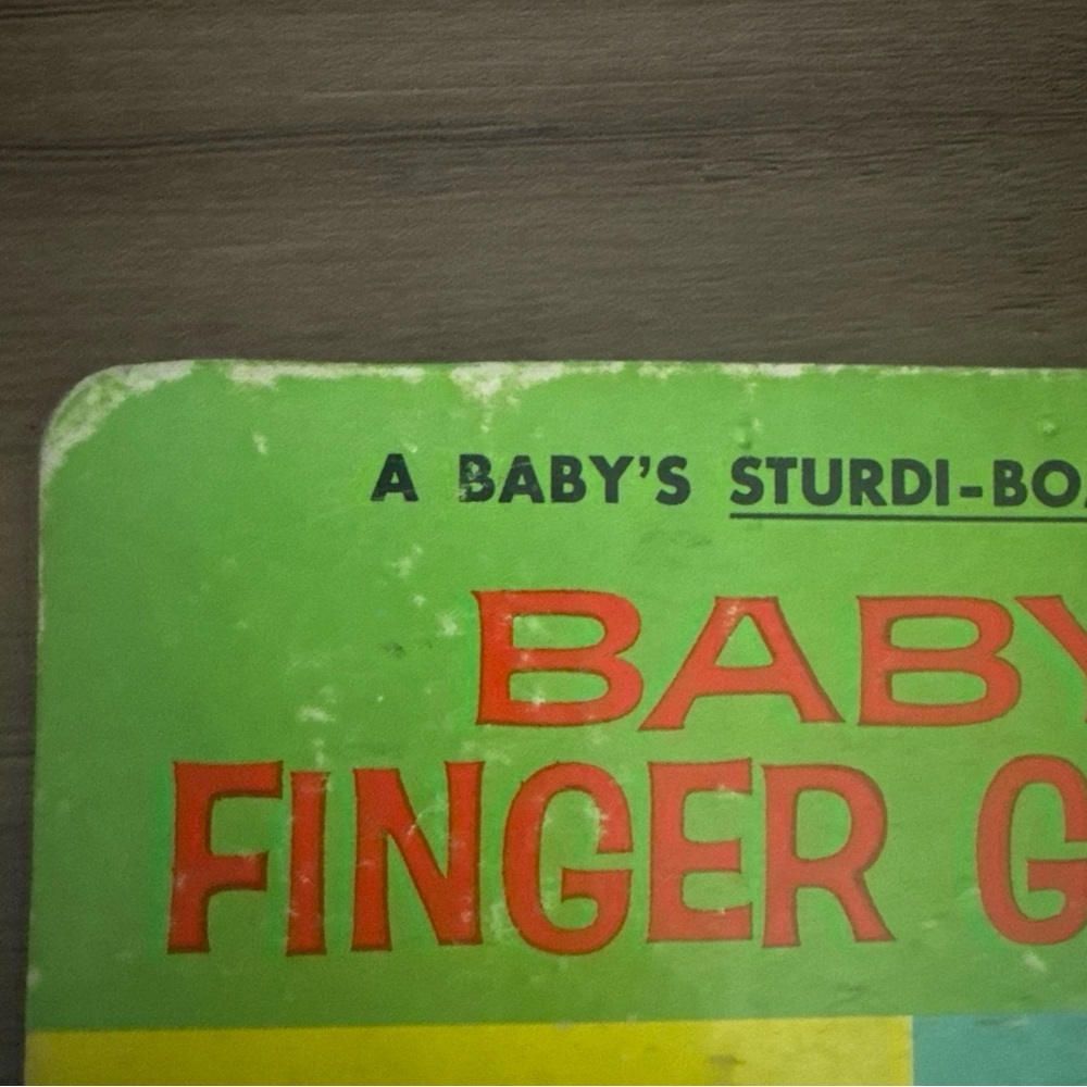 Baby's Finger Games Sturdi-Board Book by WONDER 5501‎ Yellow Spiral Binding 1959 - Picture 3 of 9